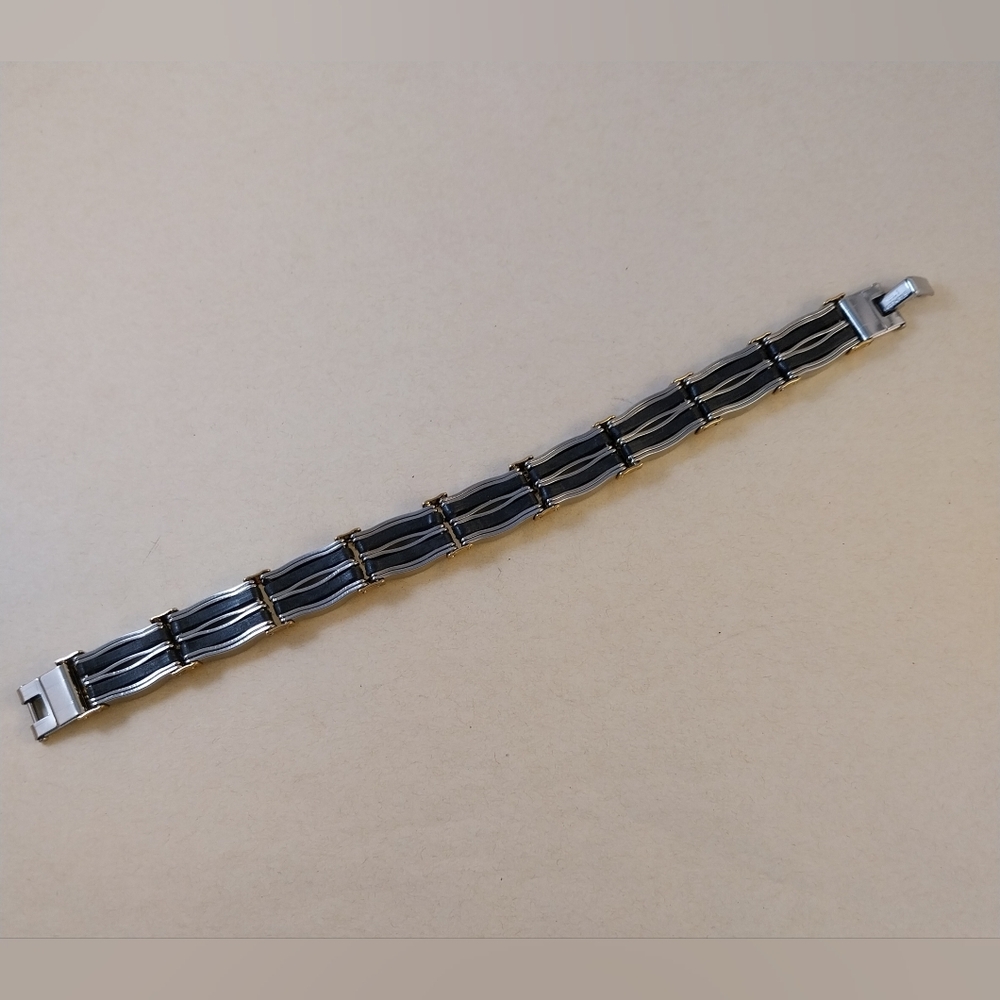 Elegant Two-Tone Men's Bracelet - Picture 7 of 10